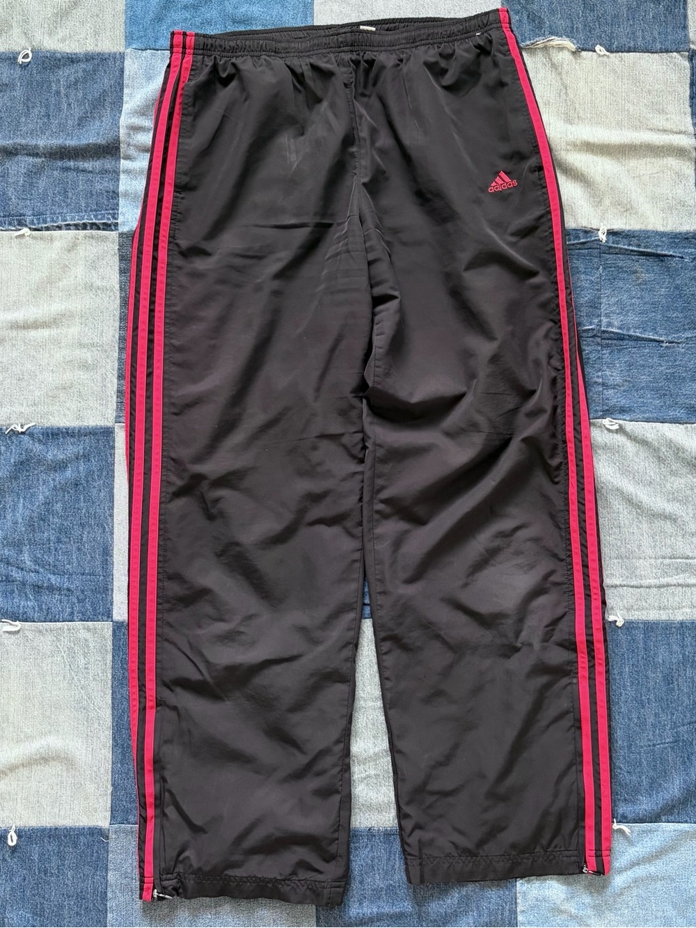 Y2K adidas track pants black red striped vintage athletic sporty size L